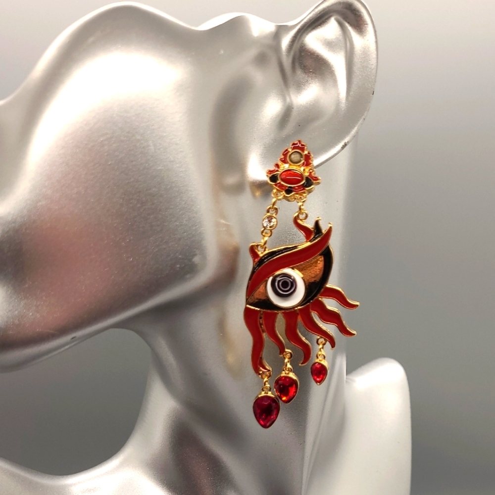 Signed Schiaparelli Teardrop Curtain Peculiar Eye Crystal Gold Earrings - Picture 4 of 14